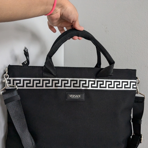 Versace - Picture 8 of 14